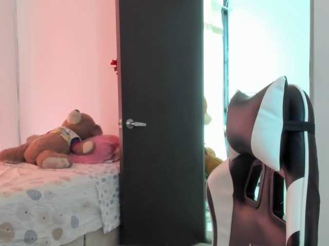 LaraCat1 live cam on BongaCams