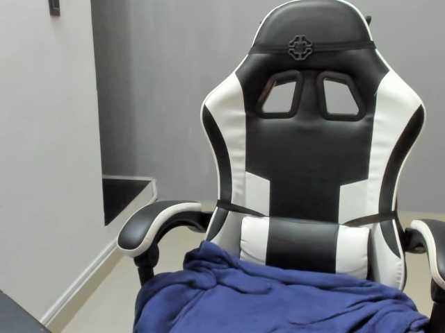 LaraCat1 live cam on BongaCams