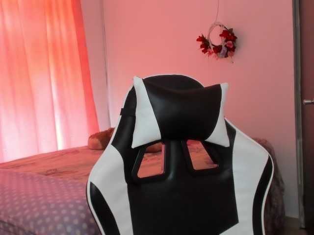 LaraCat1