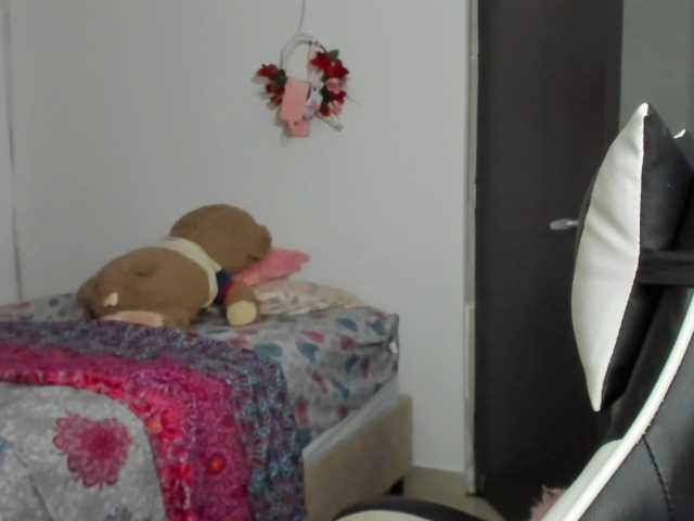 LaraCat1 live cam on BongaCams