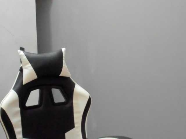 LaraCat1 live cam on BongaCams