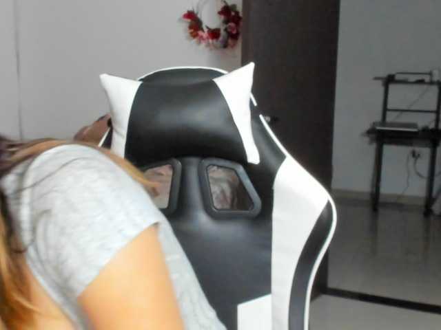 LaraCat1 live webcam show