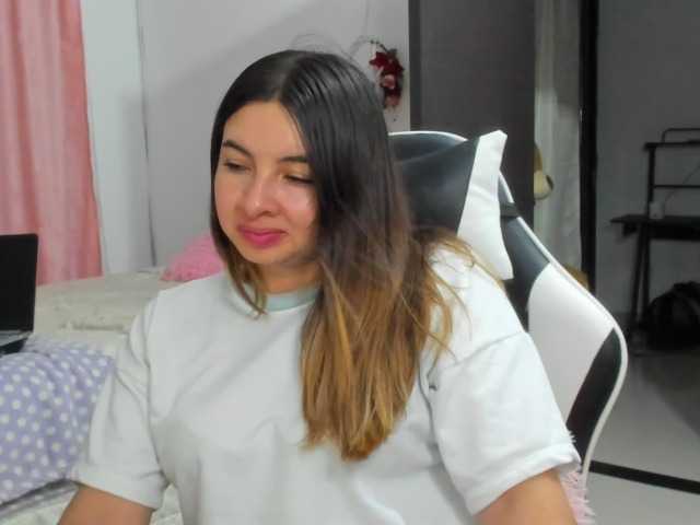 LaraCat1 live cam on BongaCams