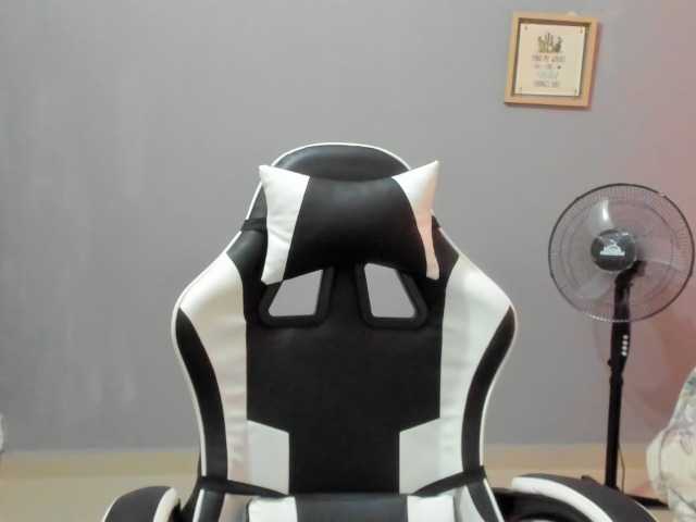 LaraCat1