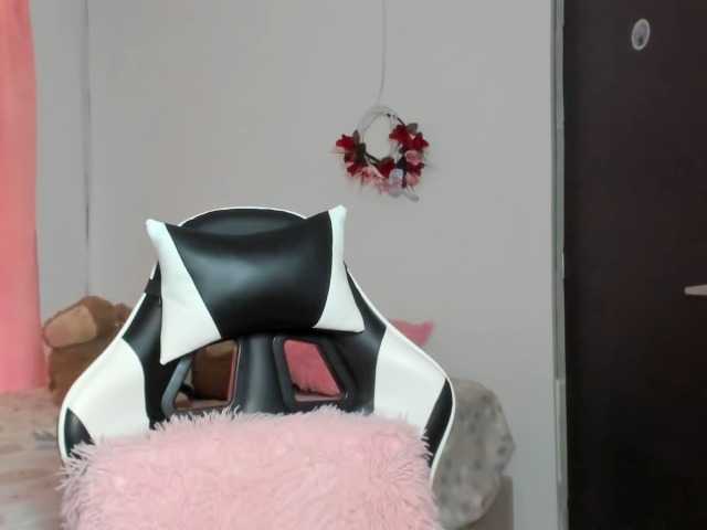 LaraCat1