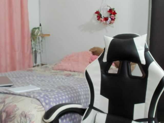 LaraCat1 live webcam show