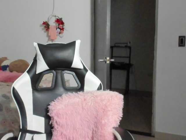 LaraCat1