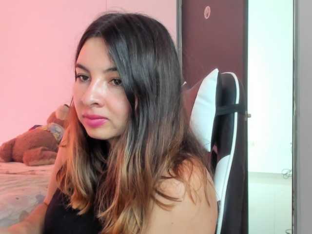 LaraCat1 live cam on BongaCams