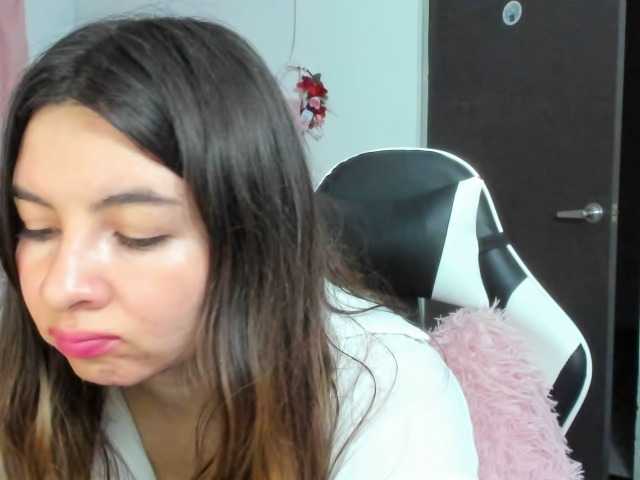 LaraCat1 live cam on BongaCams