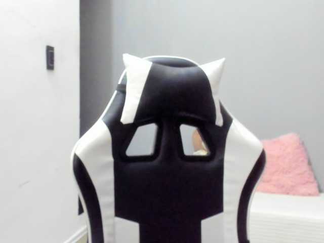 LaraCat1