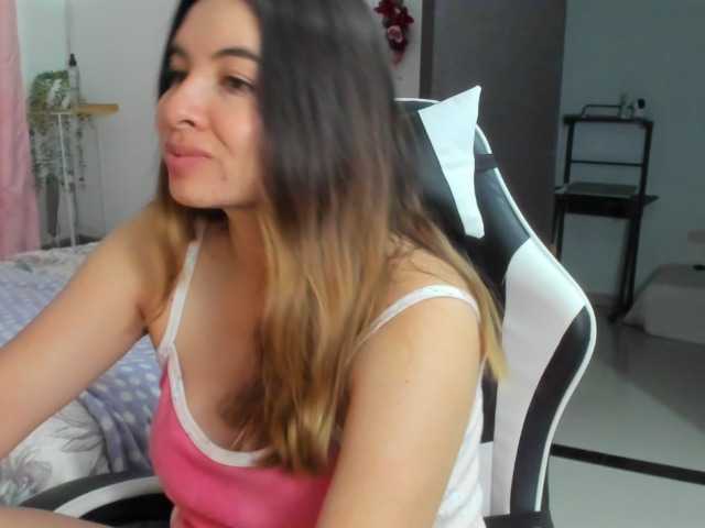 LaraCat1 live webcam show