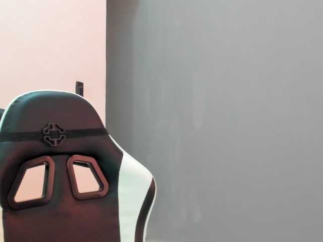LaraCat1 live cam on BongaCams