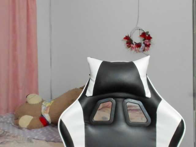 LaraCat1