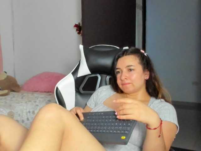 LaraCat1