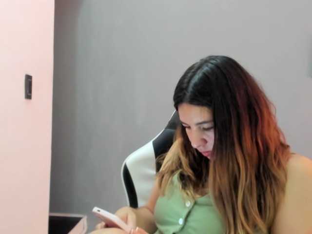 LaraCat1 live cam on BongaCams