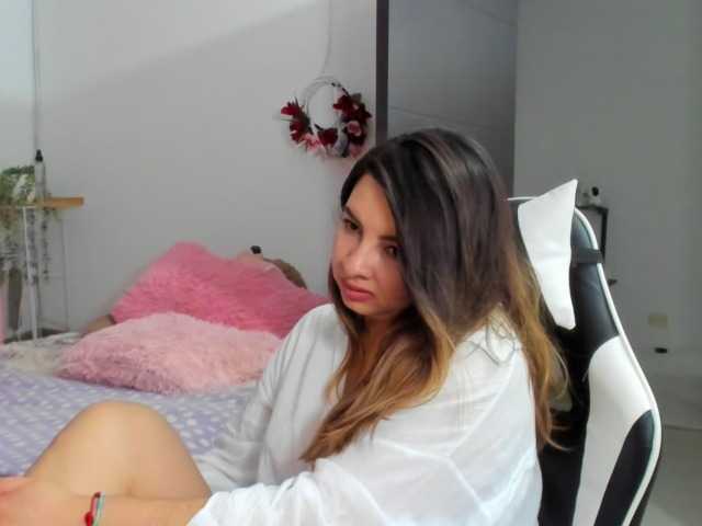 LaraCat1 live webcam show