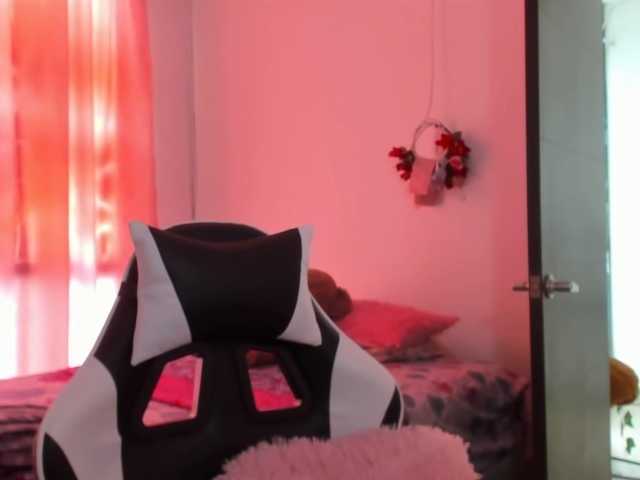 LaraCat1 live cam on BongaCams