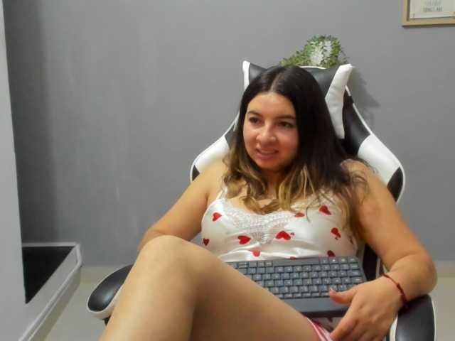 LaraCat1