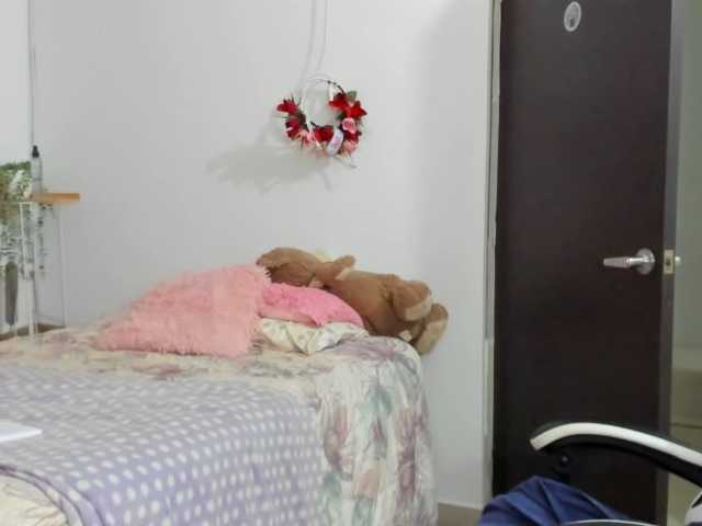 LaraCat1 live webcam show
