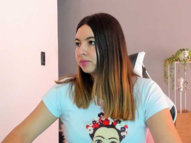 LaraCat1 live cam on BongaCams
