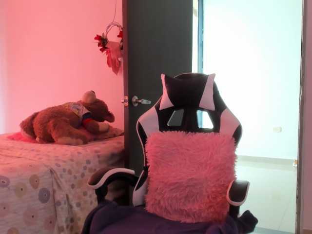 LaraCat1