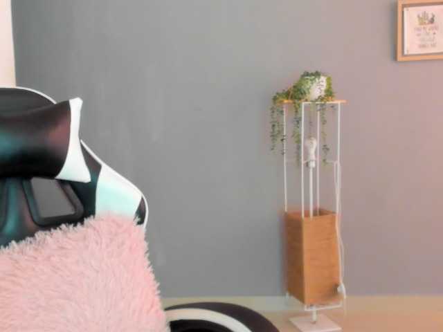 LaraCat1