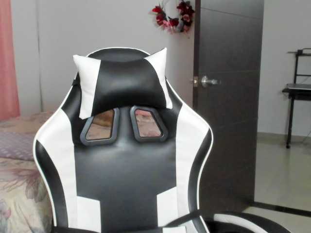 LaraCat1 live webcam show