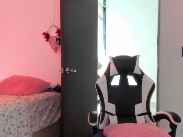 LaraCat1