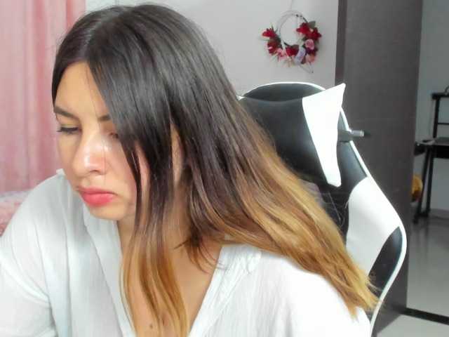 LaraCat1 live webcam show