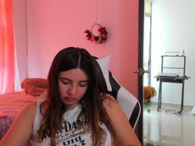 LaraCat1 live cam on BongaCams