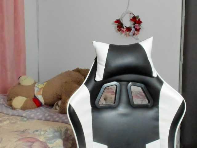 LaraCat1 live webcam show