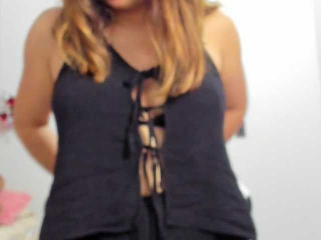 LaraCat1 live cam on BongaCams