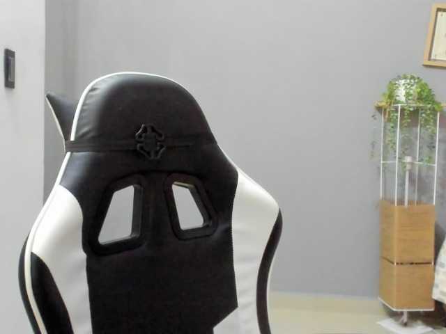 LaraCat1