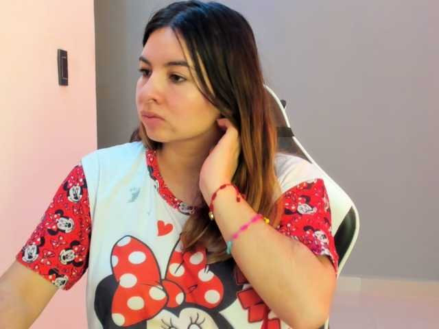 LaraCat1 live cam on BongaCams