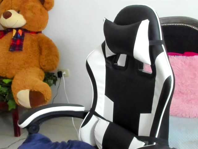 LaraCat1's BongaCams show and profile