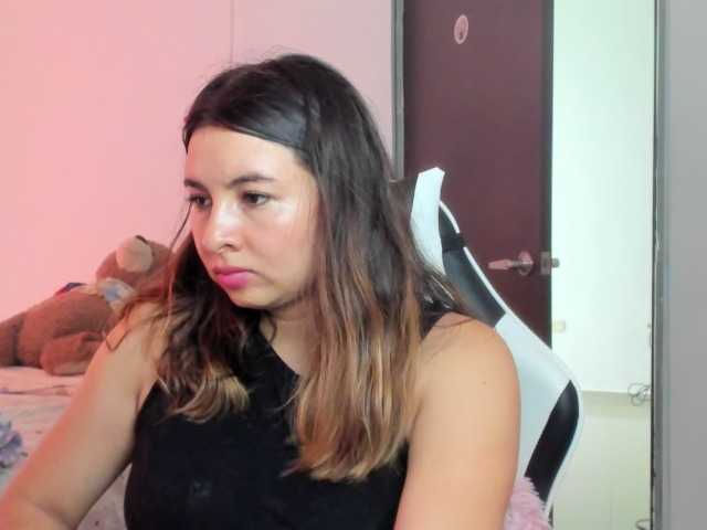 LaraCat1 live cam on BongaCams