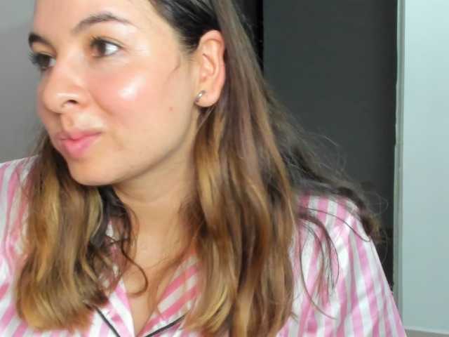 LaraCat1 live cam on BongaCams