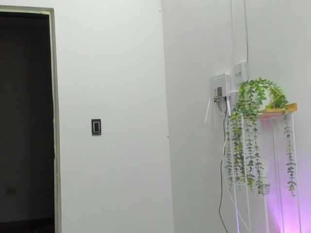 LaraCat1 live cam on BongaCams