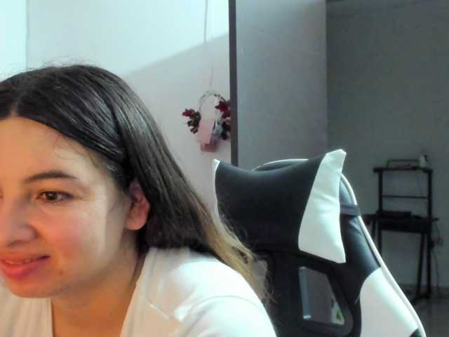 LaraCat1 live cam