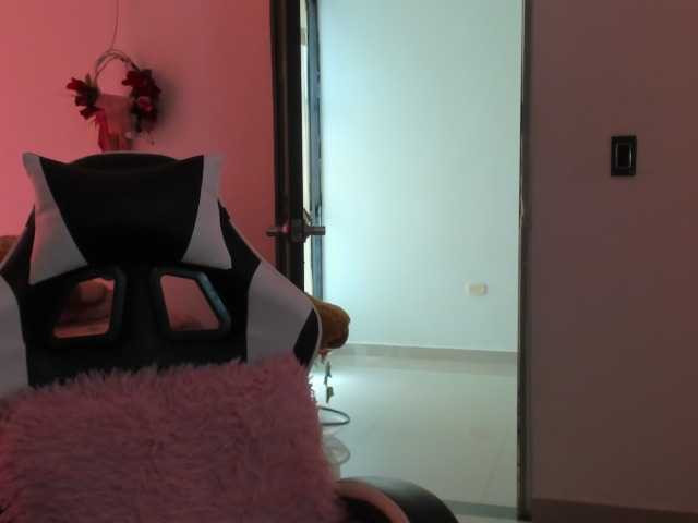 LaraCat1