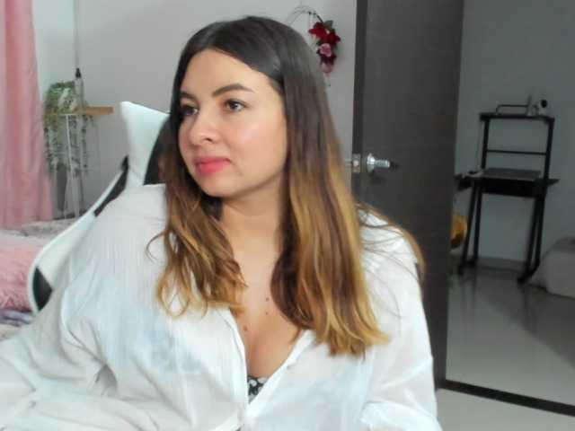 LaraCat1 live webcam show
