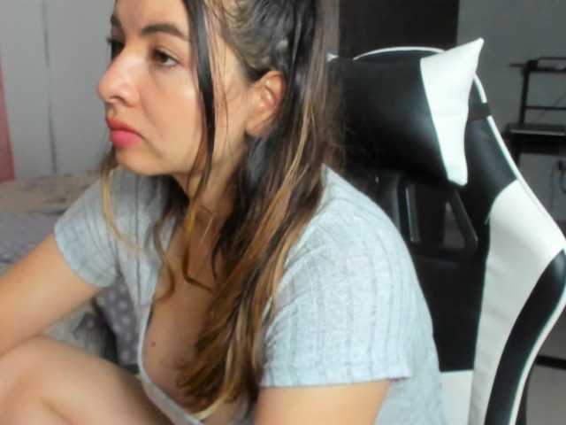 LaraCat1 live webcam show