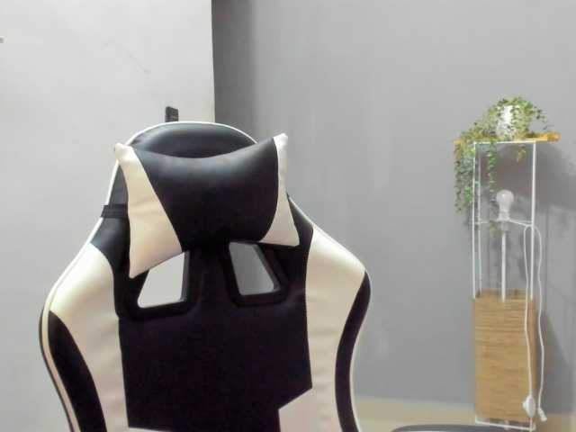 LaraCat1