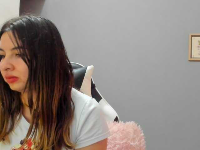 LaraCat1 live cam on BongaCams