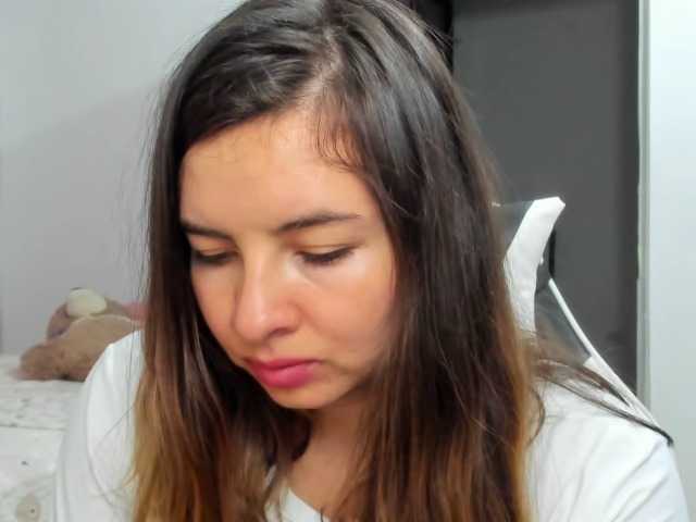 LaraCat1 live cam on BongaCams