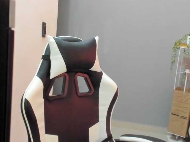 LaraCat1