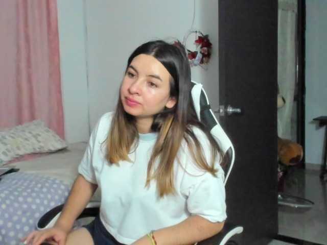 LaraCat1 live cam on BongaCams
