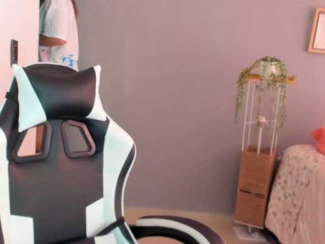 LaraCat1