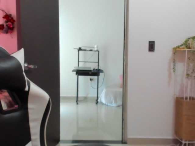 LaraCat1 live webcam show