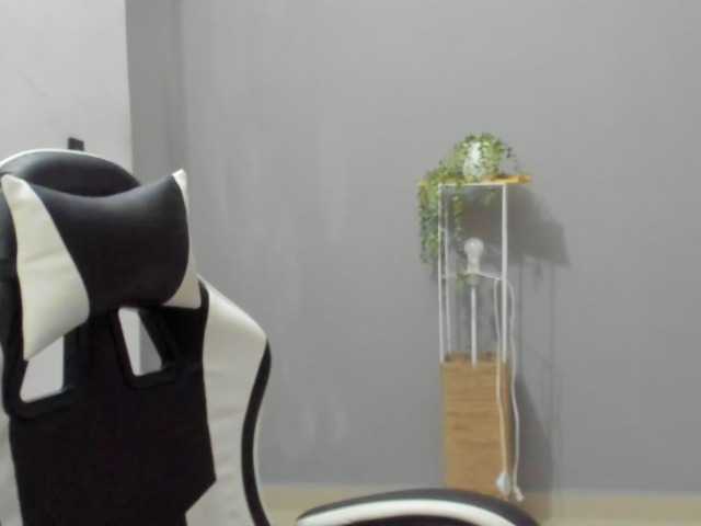 LaraCat1 live cam on BongaCams